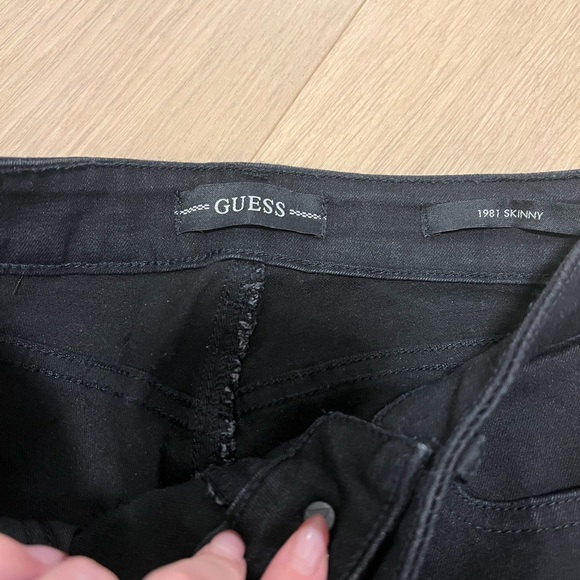 Guess jeans, black, super stretch. Size 27. - Picture 3 of 3